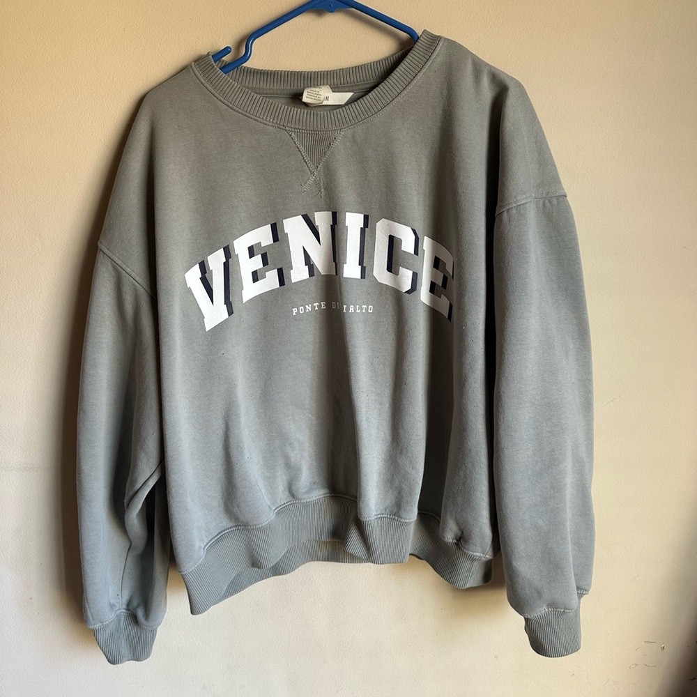 H&M Light Gray Sweatshirt